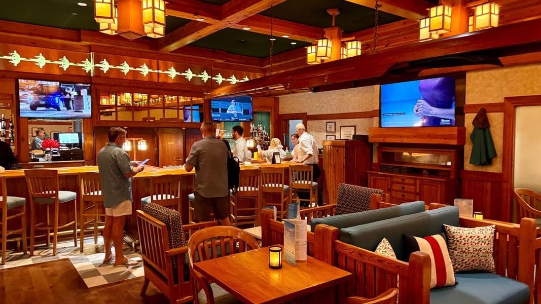 PHOTOS: Remodeled Crew’s Cup Lounge Reopens as Yachtsman Steakhouse Closes