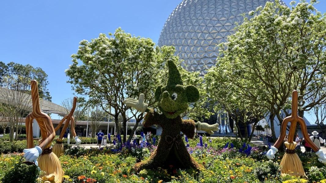 PHOTO REPORT: EPCOT & Magic Kingdom 3/17/21 (Pavement Work Partially Complete Under Spaceship Earth, New Limited Release Passholder MagicBand, Returning Springtime Balloons, and More)