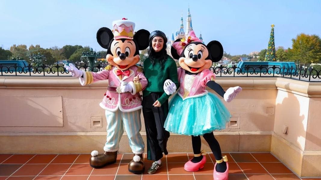 Katy Perry Spends Thanksgiving at Shanghai Disneyland