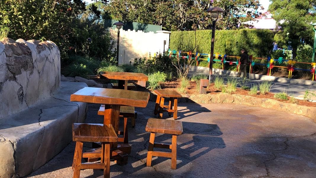 Star Wars: Galaxy’s Edge Benches Complete at Hollywood Studios