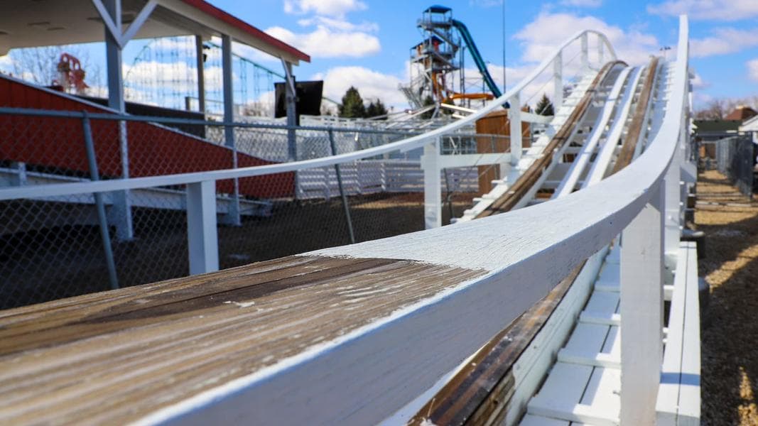 Valleyfair Repainting High Roller Wooden Coaster for 2022