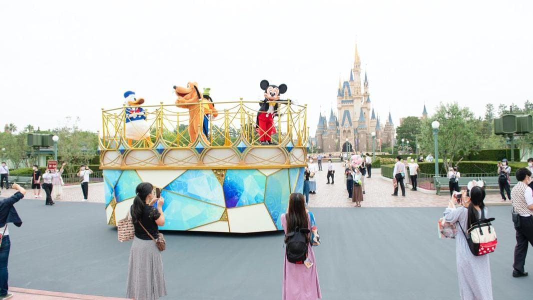 PHOTOS, VIDEO: Tokyo Disney Resort Previews Social Distancing Methods Ahead of July 1st Reopening