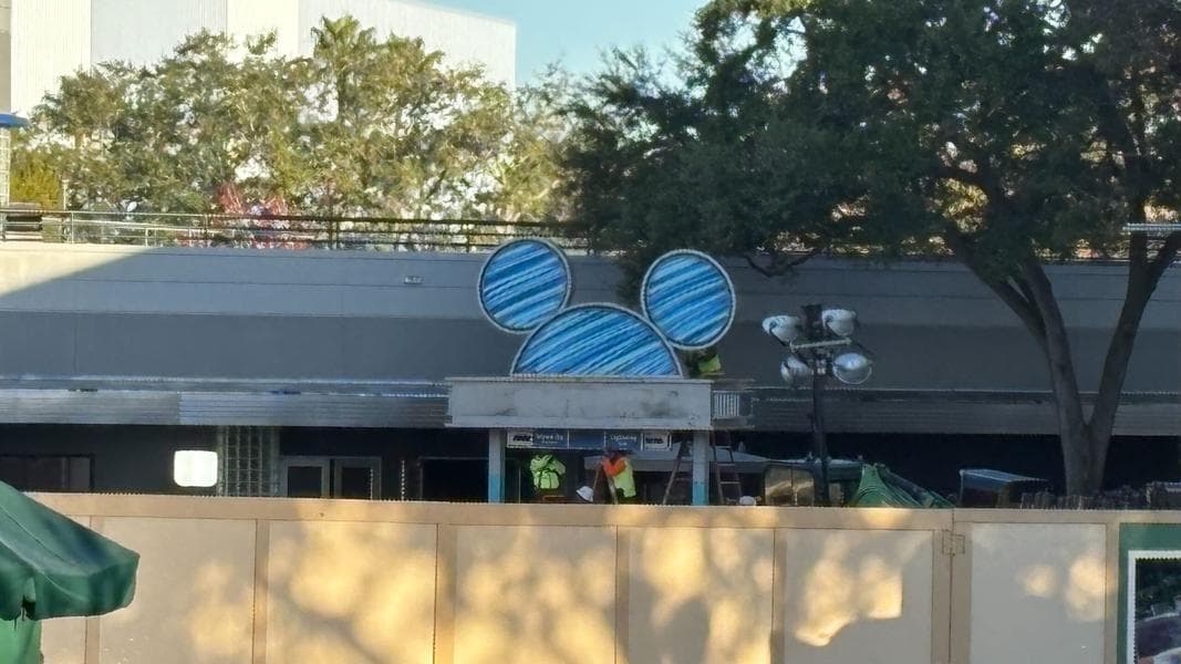 Lightning Lane & Wait Time Signs Removed From Disney Jr. Dance Party at Disney’s Hollywood Studios