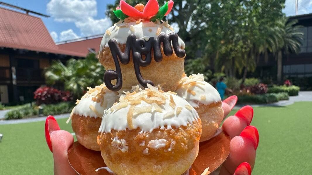 REVIEW: Pineapple DOLE Whip-Stuffed Crème Puffs Arrive for Mother’s Day at Disney’s Polynesian Village Resort