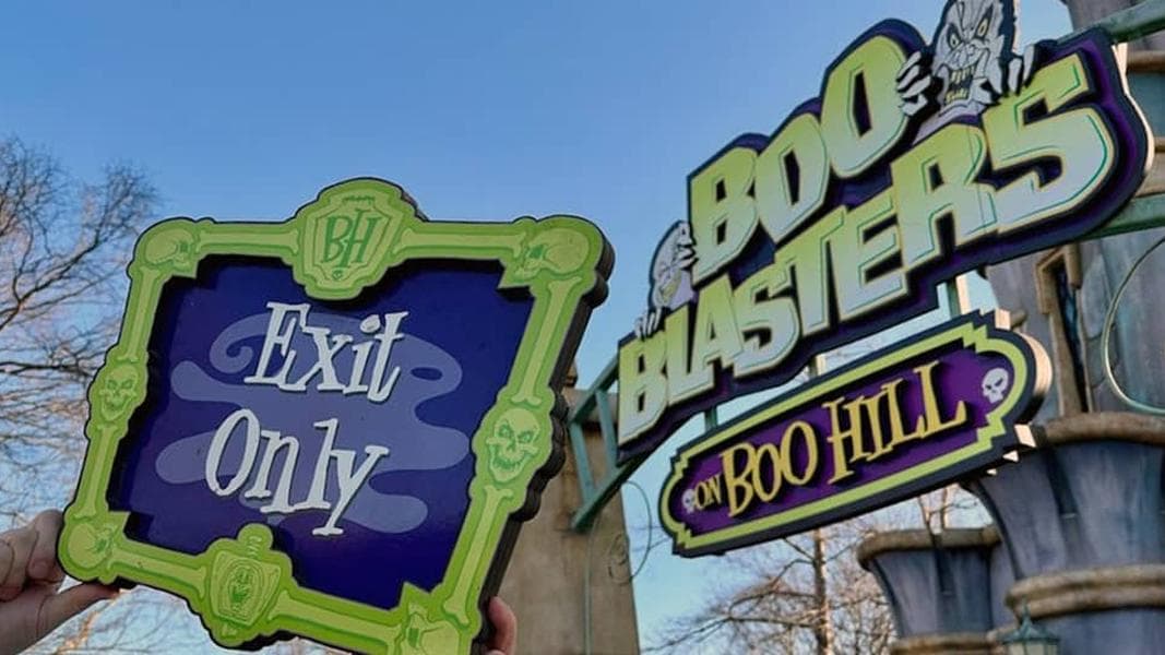 Six Flags to auction pieces of Kings Island history