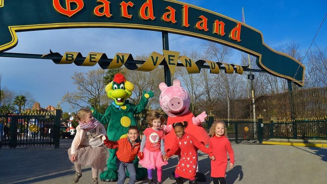 Theme parks in Italy shut down due to COVID-19 spikes