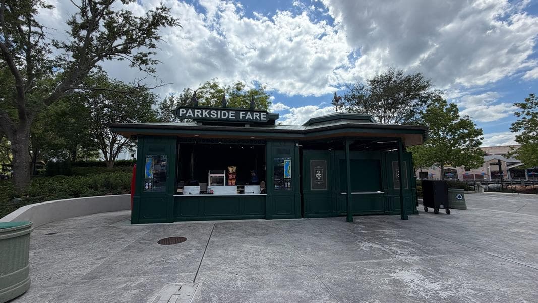 Parkside Fare Updates Menu With BBQ Pork Hot Dog & Loaded Pretzel at Universal Studios Florida