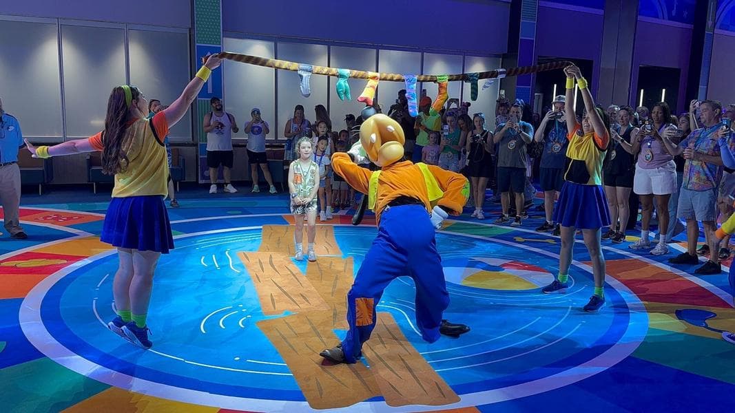 PHOTOS, VIDEO: Full Tour of EPCOT CommuniCore ‘GoofyCore’ Overlay Featuring Games, DJ, and Decorations