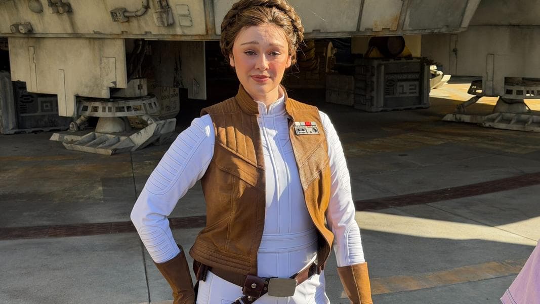 PHOTOS: Leia Organa Meet & Greet Debuts at Disneyland for Galaxy’s Edge Timeline Shift