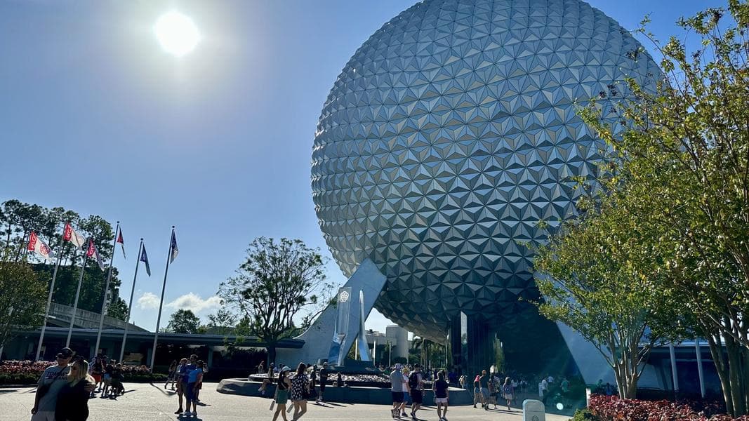 PHOTO REPORT: EPCOT 10/29/2024 (Pin Tuesday, DVC Lounge Reopens, Tiny Village Drama)