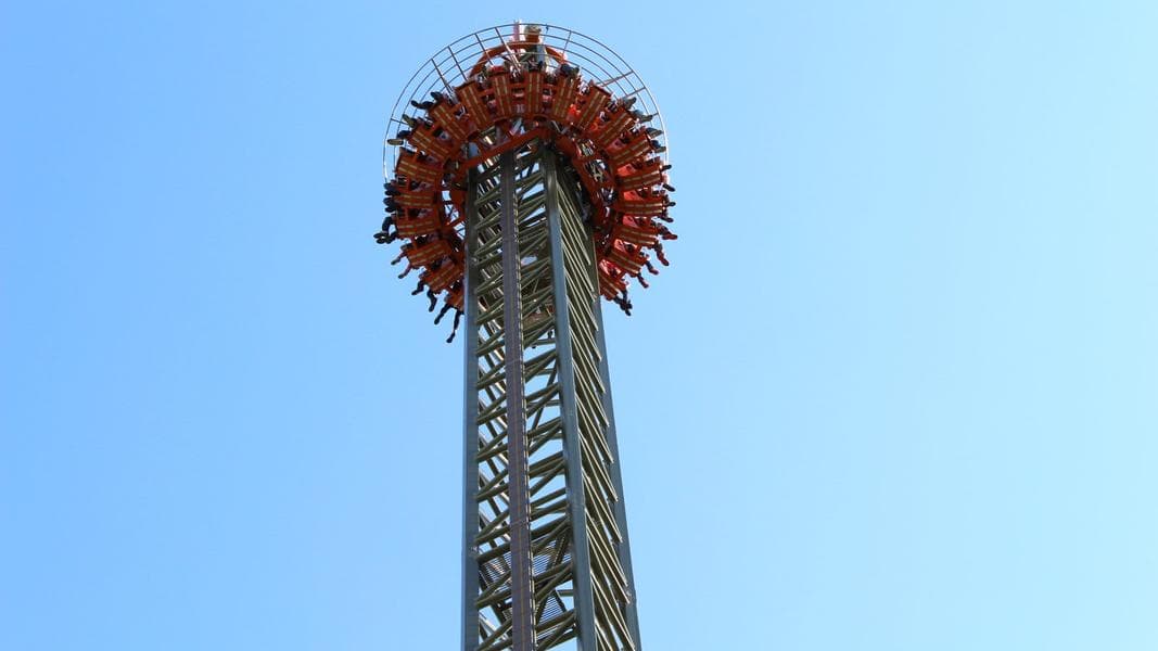 Review: 230-Foot-Tall Drop Line at Dollywood