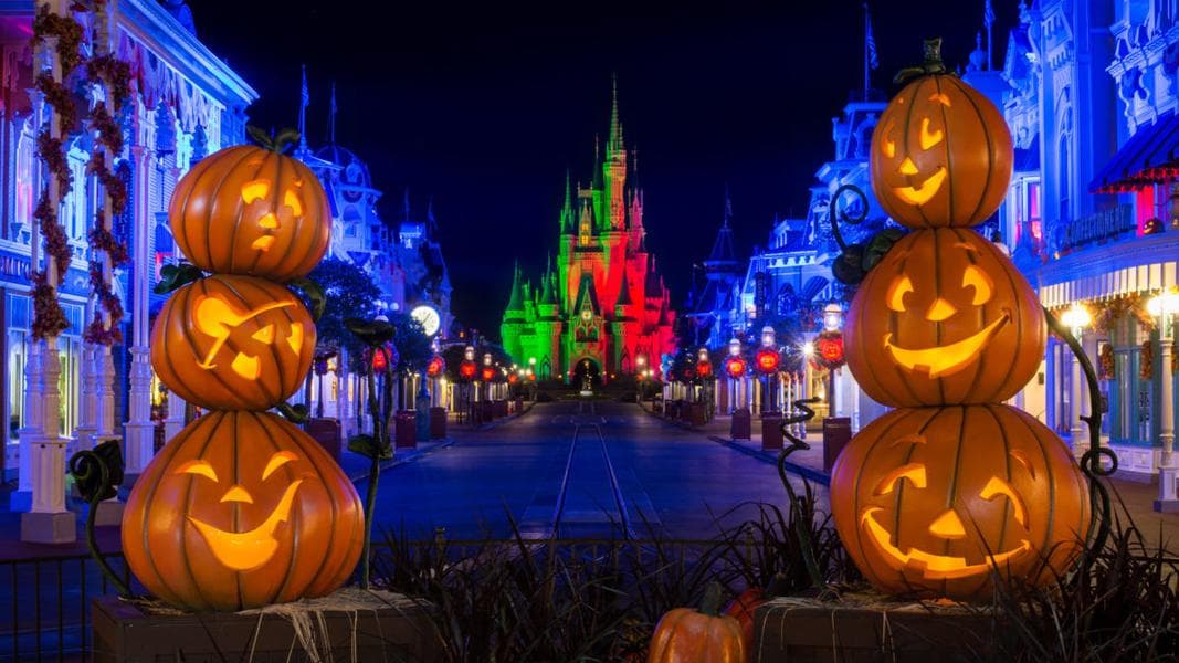 PHOTOS: New Halloween PhotoPass Wallpapers Now Available from Walt Disney World and Disneyland Resort