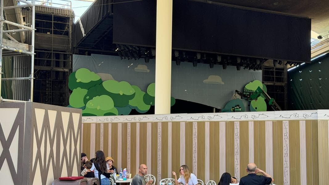 More of ‘Bluey’s Best Day Ever!’ Set Visible at Fantasyland Theatre in Disneyland