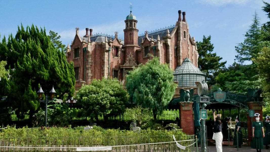 Tokyo Disney Resort Announces Attraction Refurbishments Through December 2021