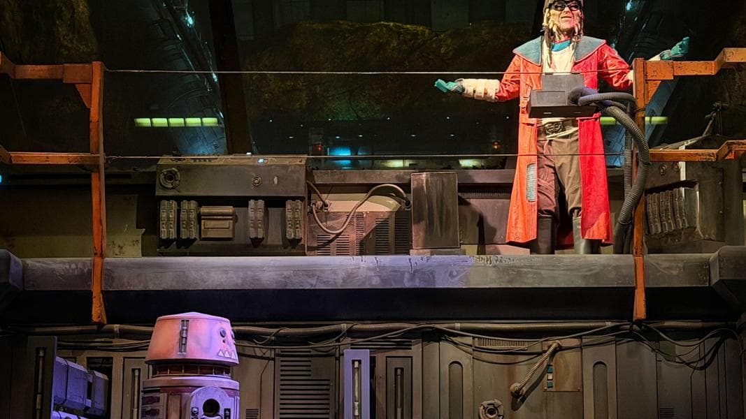 VIDEO: Updated Hondo Ohnaka Preshow for Millennium Falcon: Smugglers Run in Star Wars: Galaxy’s Edge at Disneyland