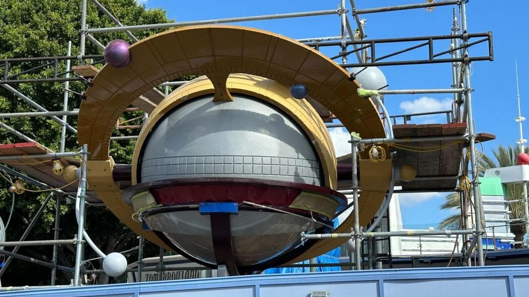 PHOTOS: Astro Orbitor Elements Receive Primer, Reopening Date Changed by One Week