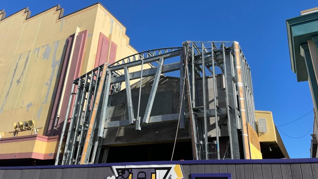More Steel Rises at Universal Studios Florida for Future Minions ‘Villain-Con’ Attraction