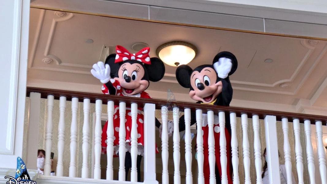 PHOTOS: Character Dining Resumes at Hong Kong Disneyland Hotel Under New Social Distancing Guidelines