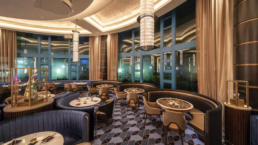 PHOTOS: Art Deco Styles & Classic Cinematic Motifs Highlighted at Disney’s Hollywood Hotel Refurbishment in Hong Kong