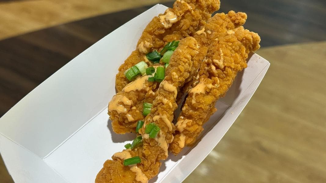 Buffalo Ranch Chicken Strips at Disney World: Too Much Sauce or Not Enough