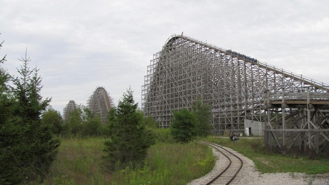 A-Z Coaster of the Week: Shivering Timbers