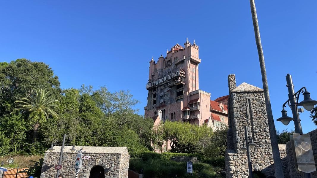 PHOTO REPORT: Disney’s Hollywood Studios & EPCOT 10/1/2022(Mickey Mouse Mummy Cookie, Pumpkin Lunch Box Tart, EPCOT 40th Anniversary Beacons of Magic, & More)