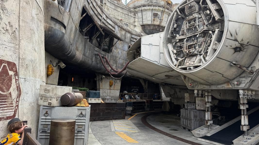 Scaffolding & Scrim Removed From Millennium Falcon: Smugglers Run at Disney’s Hollywood Studios