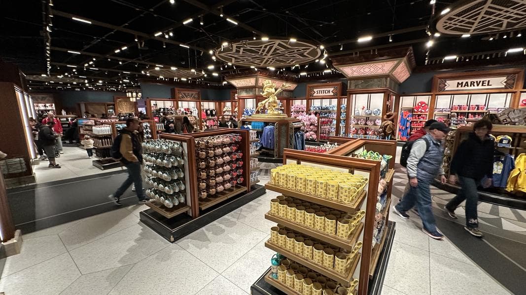 New: Mickey’s of Hollywood Boutique in Disneyland Paris