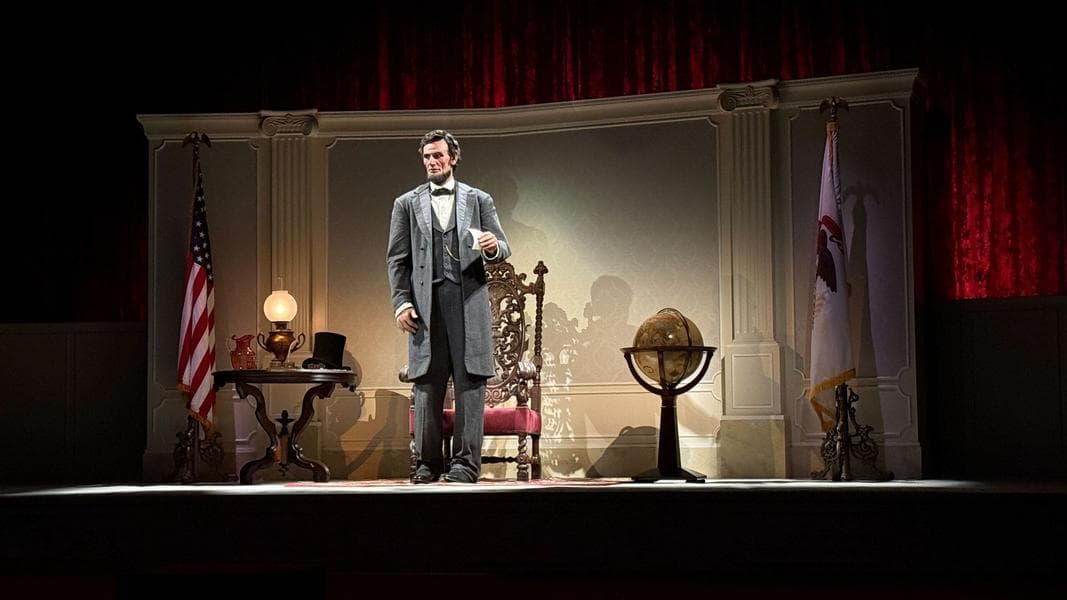 Great Moments with Mr. Lincoln Returns to Disneyland With Updated Set as Walt Disney Animatronic Show Goes Down