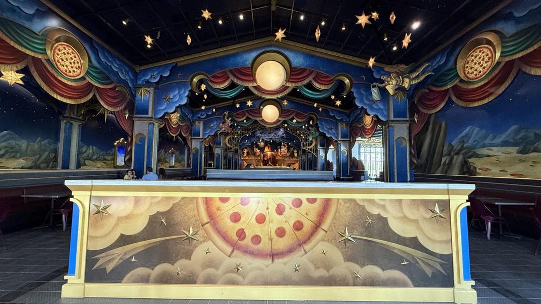 Full Tour of Pizza Moon Restaurant in Celestial Park at Epic Universe