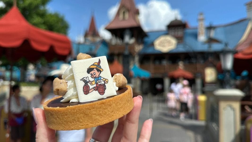 REVIEW: Pinocchio Tastes Like Chocolate in New Cookie Tart at Magic Kingdom