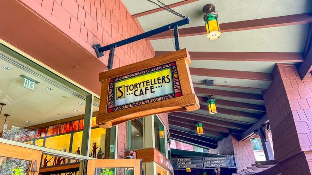 Celebrity SPOTTED! See Which Famous Actress Just Hung Out With Mickey at Storyteller’s Cafe!