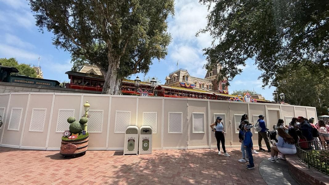 Disneyland Park Construction Walls Move Back to Left Side of Mickey Flowerbed