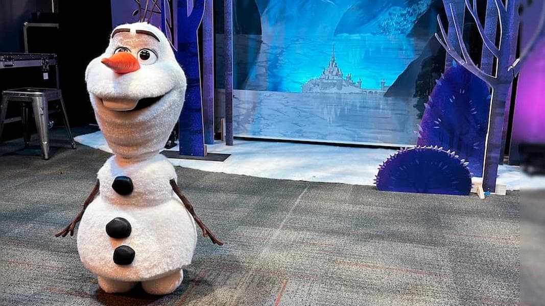 Walk Time: Cooling off at Disney, as Six Flags heats up