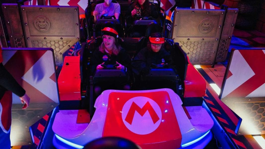 Former Imagineer Criticizes Universal for ‘Inconsiderate’ Waistline Limit Design on Mario Kart: Bowser’s Challenge Vehicles