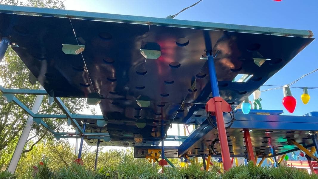 More Shade Panels Added at Woody’s Lunch Box in Disney’s Hollywood Studios