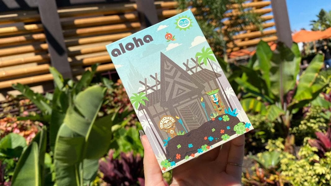 PHOTO REPORT: Magic Kingdom 10/18/21 (Polynesian Resort 50th Merchandise Arrives, Saratoga Springs Creme Brûlée Eclair Delights, Disney Vacation Club Collection, & More)