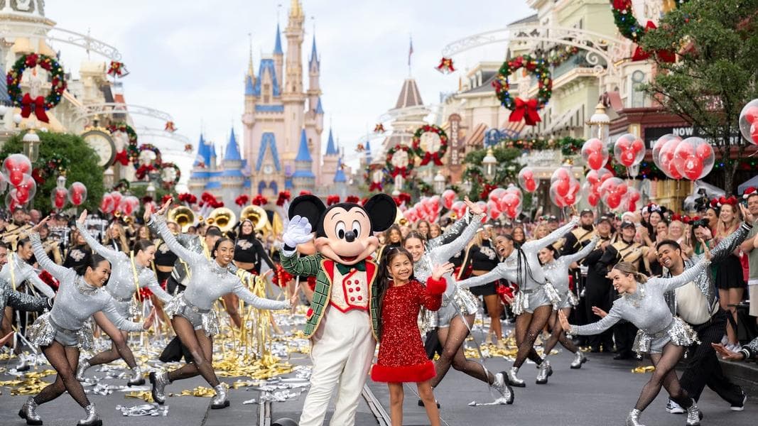Ginnifer Goodwin, Ke Huy Quan, & Susan Egan Among Celebrity Guests Celebrating the Holidays with Disney Experiences