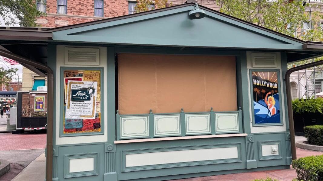 PHOTOS: Construction Walls Removed, New Gramercy Park Snack Stands Open at Universal Studios Florida