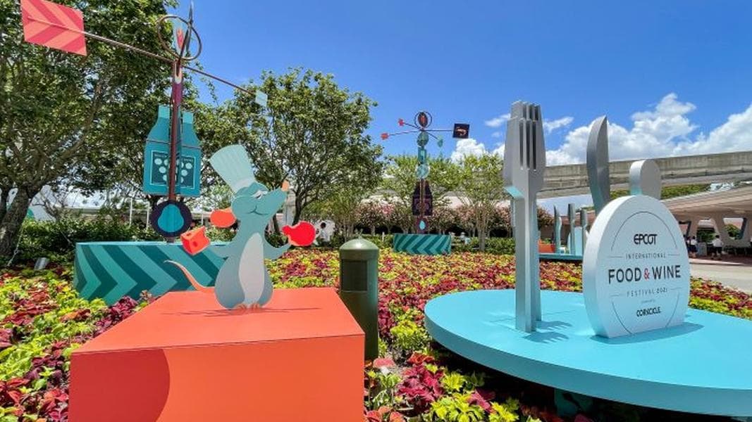 The Food and Wine Festival Begins, a NEW Christmas Party is Announced, and MORE Disney World News!