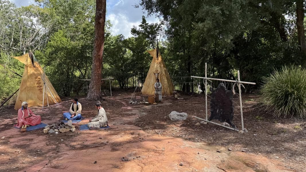 PHOTOS, VIDEO: Complete Loop on Walt Disney World Railroad Prior to Frontierland Station Closure