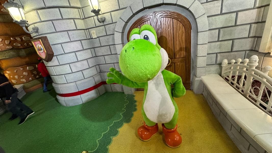 PHOTOS, VIDEO: Meet Yoshi for the First Time in North America at Universal Fan Fest Nights