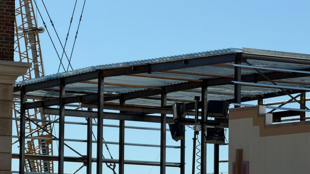 Roofing Installed on Fast & Furious: Hollywood Drift Structure in Universal Studios Florida