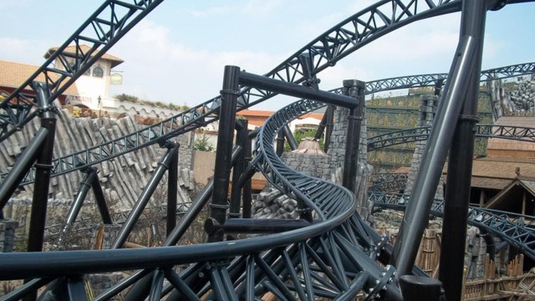 Reflections on Phantasialand’s Taron