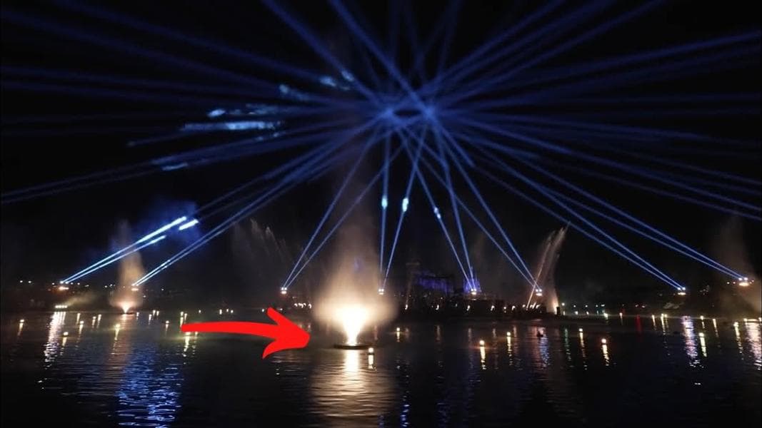 New addition to Disney Cascade of Lights in Disney Adventure World: the Aqua Stage