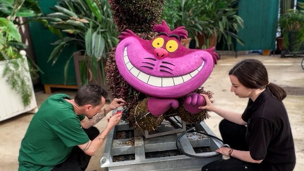 Disneyland Paris Reveals New Character Topiaries