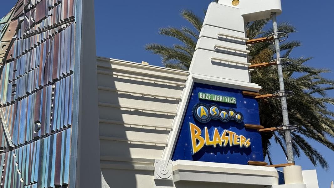 Retro Tomorrowland Colors Return to Disneyland Following Fresh Paint Work on Buzz Lightyear Astro Blasters
