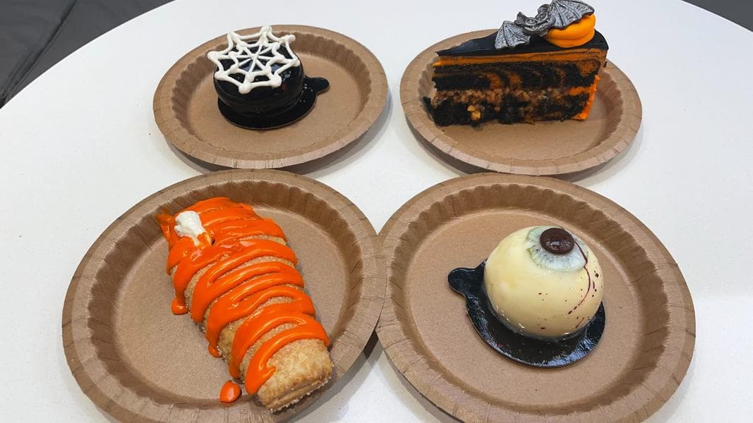 REVIEW: Coconut Yuzu Eyeball, Hallows Eve Caramel Apple Pop Tart, and More Spooky Snacks from TODAY Cafe at Universal Studios Florida
