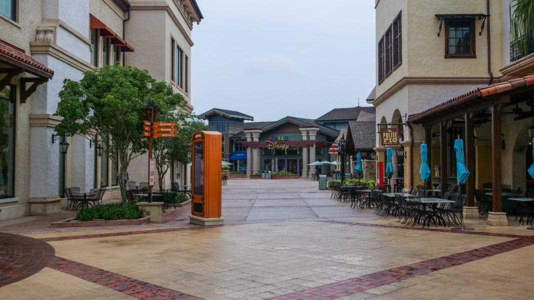 PHOTO REPORT: Disney Springs 6/6/20 (Lots of New Merchandise, Rainy Day Crowds, Live Music, and More)