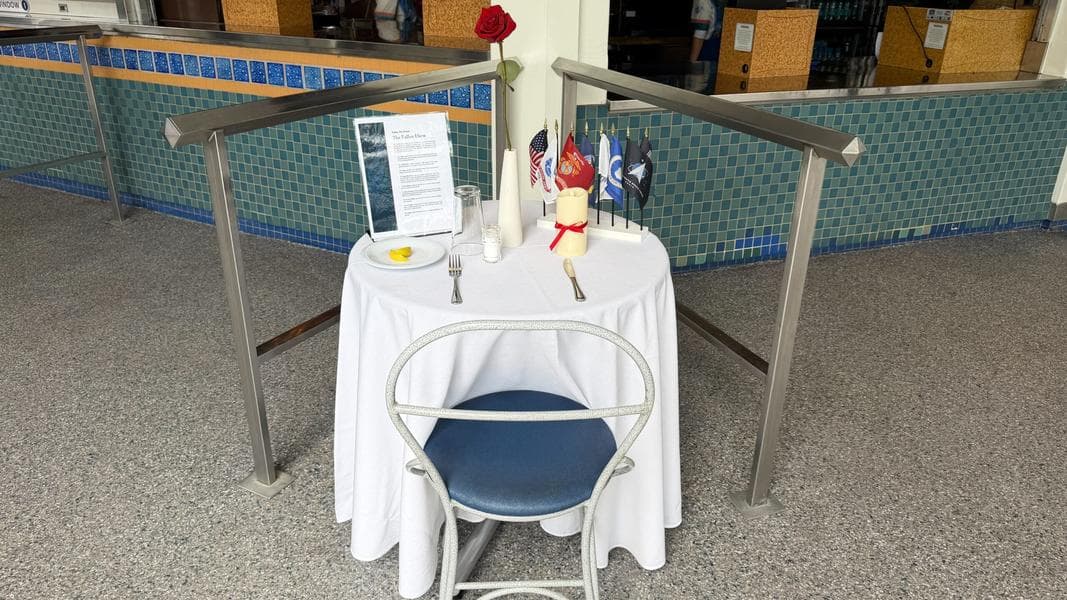 Disneyland Resort Restaurants Honor Memorial Day with ‘Fallen Hero’ Tables